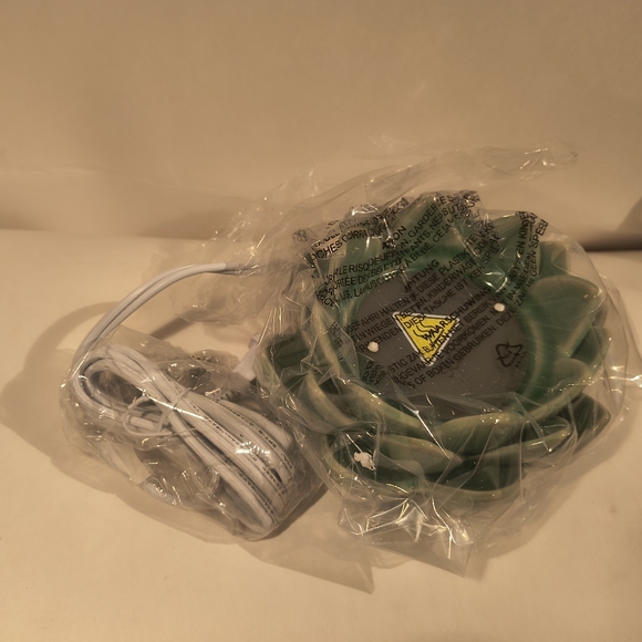 NIB Scentsy Desert Bloom Warmer - Picture 4 of 5